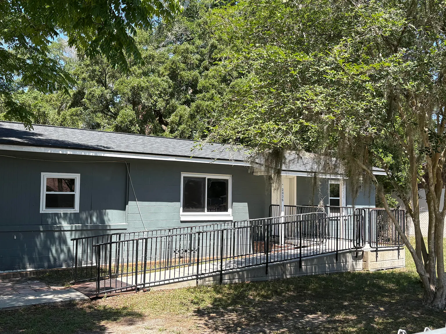 3 bed, 1.0 bath, 1196 sqft, $1,425 — Photo 1