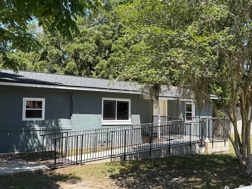 2836 NE 16th Ave