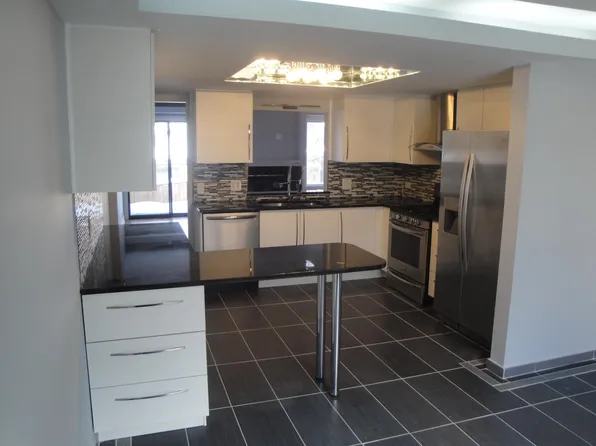 1105 Franklin Ln, Buffalo Grove, IL 60089