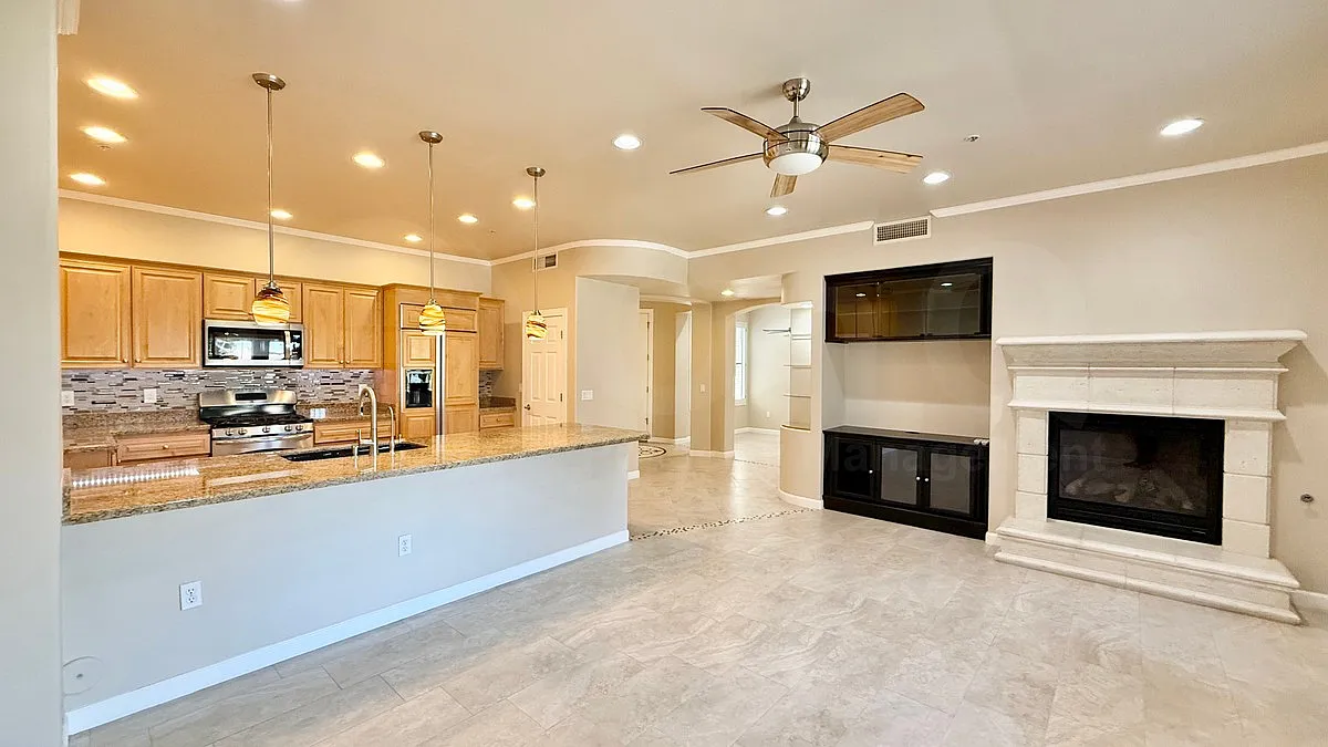 3 bed, 2.0 bath, 1721 sqft, $2,895 — Photo 4