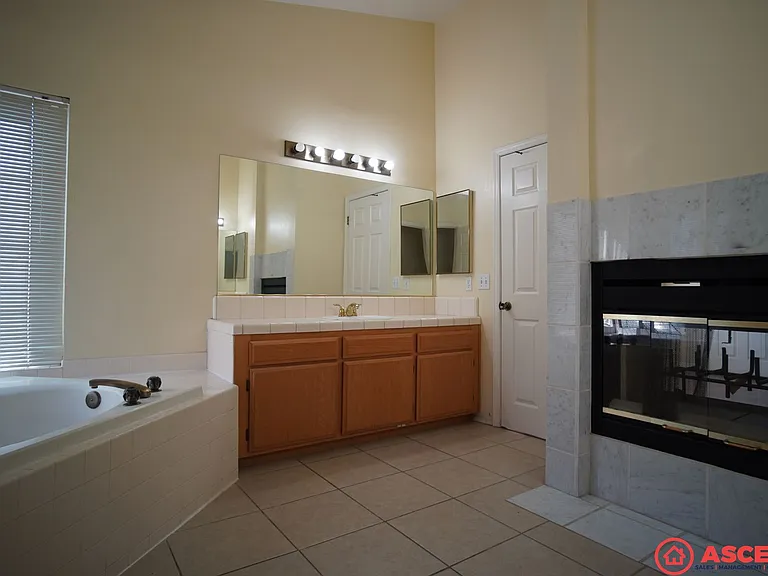 10801 Galway Bay Dr — Photo 11