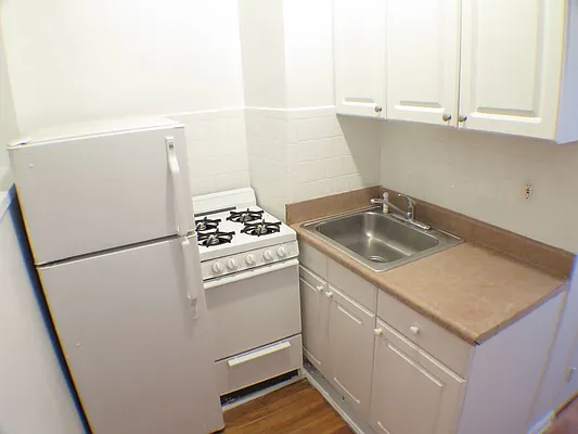 Rented by Glasser Realty LLC | media 13