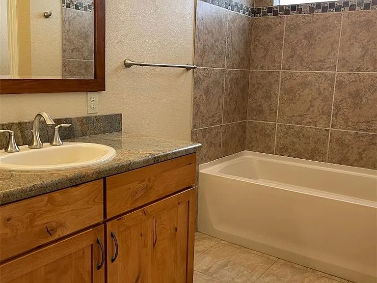 5905 April Ln — Photo 15