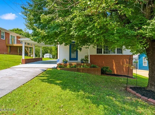 217 W Hicks St, Clinton, TN 37716