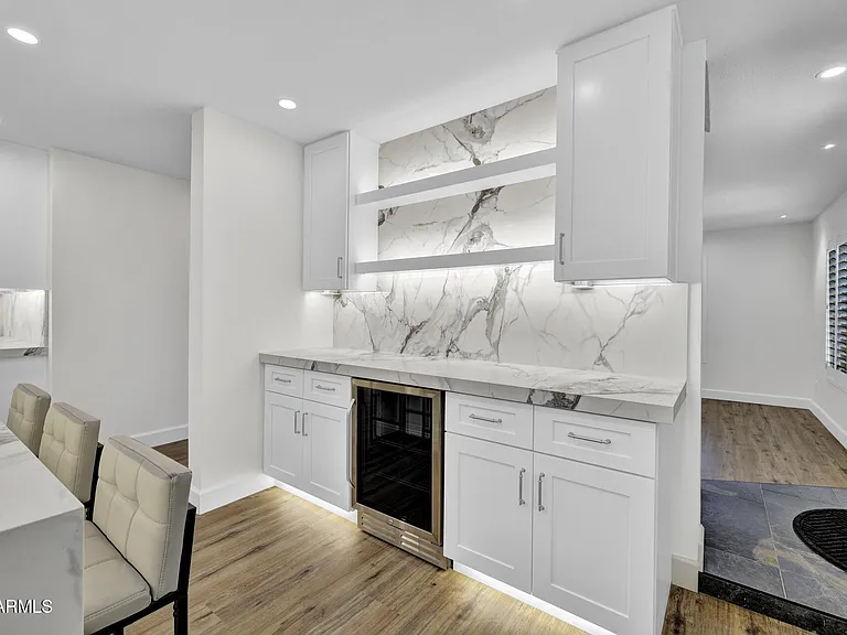 4760 W Wahalla Ln — Photo 7