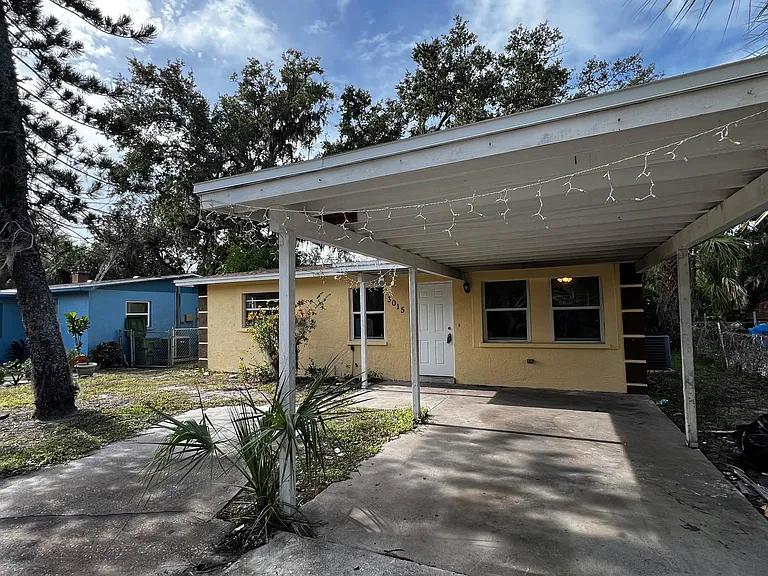 3015 Leon Ave — Photo 1