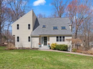 5 Susan Dr, Hopkinton, MA 01748