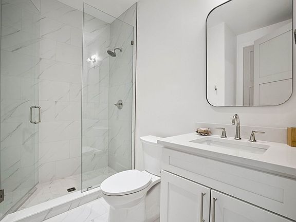 5th image of 284 Dockside Dr