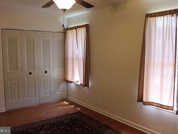 5th image of 109 Kalmia Ct