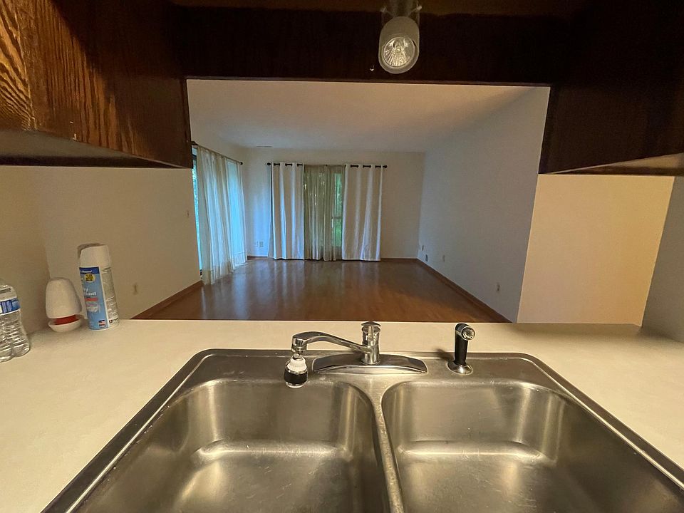 1st image of 1827 Zanzibar Ln N
