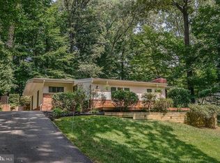 8252 Branch Rd, Annandale, VA 22003