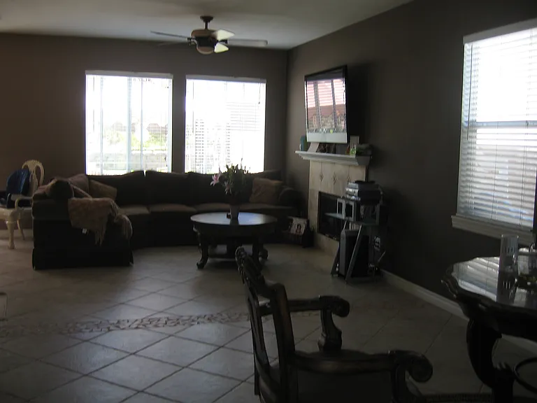 1415 Robles Dr — Photo 4