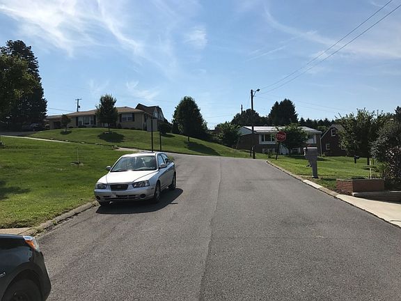 4th image of 101 Rainbow Dr