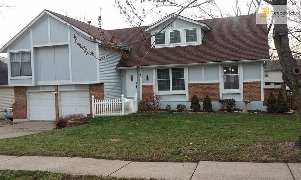 1st image of 613 NW Springwood Dr