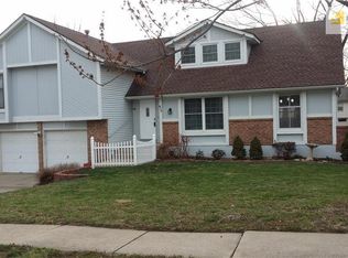613 NW Springwood Dr, Blue Springs, MO 64015
