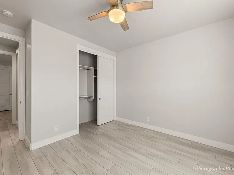 202 W White Pearl Dr — Photo 15