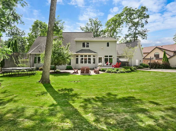5960 Oak Hollow Dr, Mc Farland, WI 53558