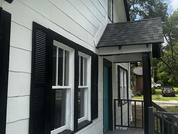 5th image of 866 Roseview Dr
