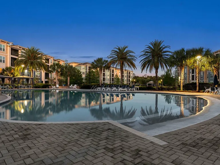 Citi Lakes - Zero Entry Resort Pool