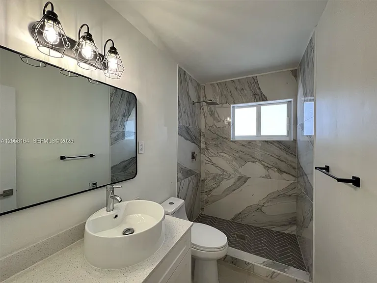 1120 NE 81st St #1 — Photo 10