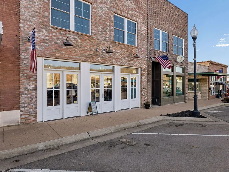 118 N Main St #D — Photo 25