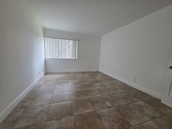 3rd image of 1701 Cleary Blvd #1-212