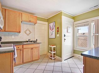 1906 N 50th St #A, Seattle, WA 98103