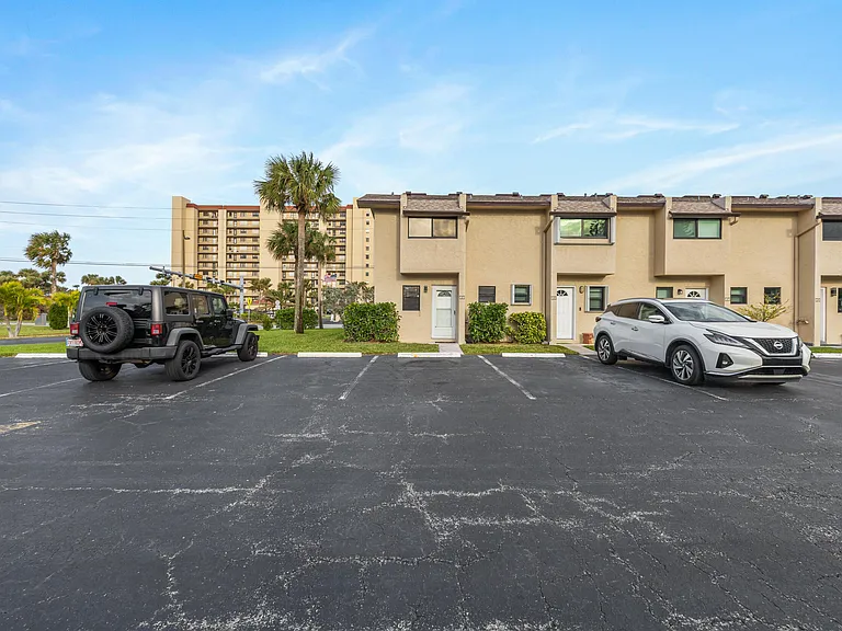 4225 N Highway A1A #17 — Photo 30
