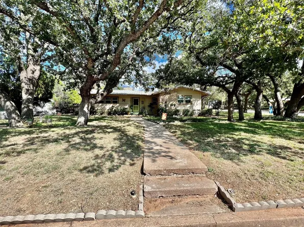 514 S Hillcrest Ave, Eastland, TX 76448