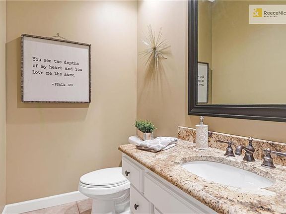 5th image of 308 Camelot Dr