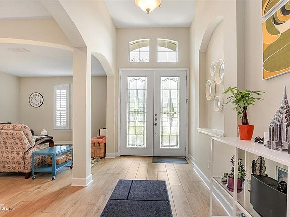 3rd image of 1492 Barrington Cir