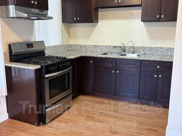 1204 E Lexington Dr, Glendale, CA