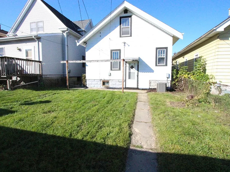 1204 S 58th St — Photo 10