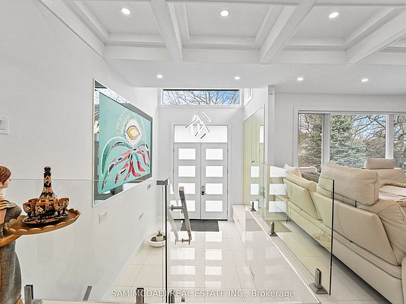 4th image of 1434 Petrie Way