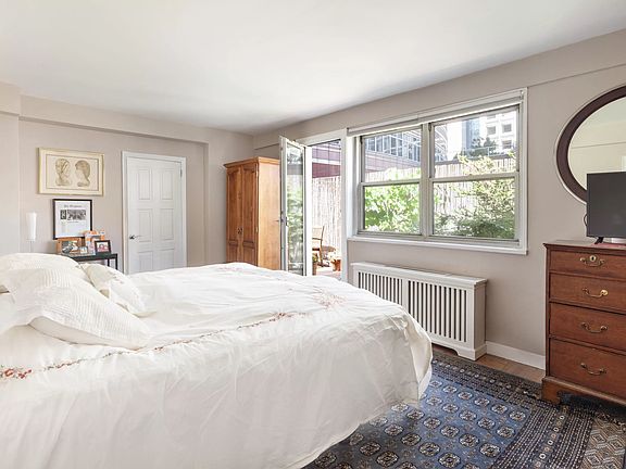2nd image of 211 E 53rd St Ph F