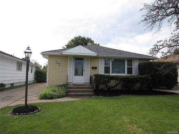 2nd image of 221 Oakvale Blvd
