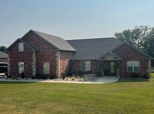 2102 Estates Dr, Grove, OK 74344