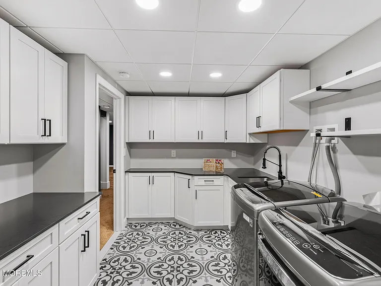 15 Faxon Dr — Photo 33