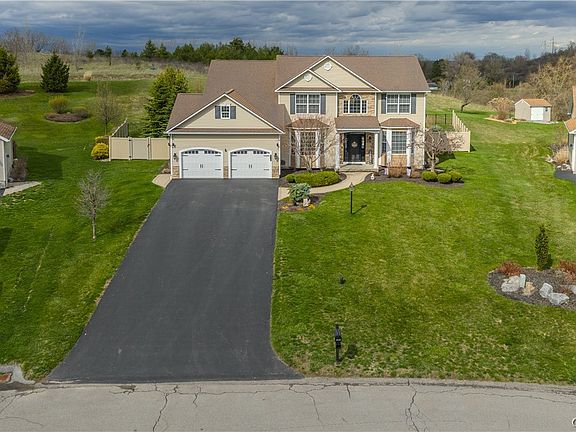 3rd image of 3719 Pegasus Cir