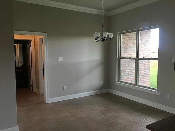 4th image of 328 Camelback Dr