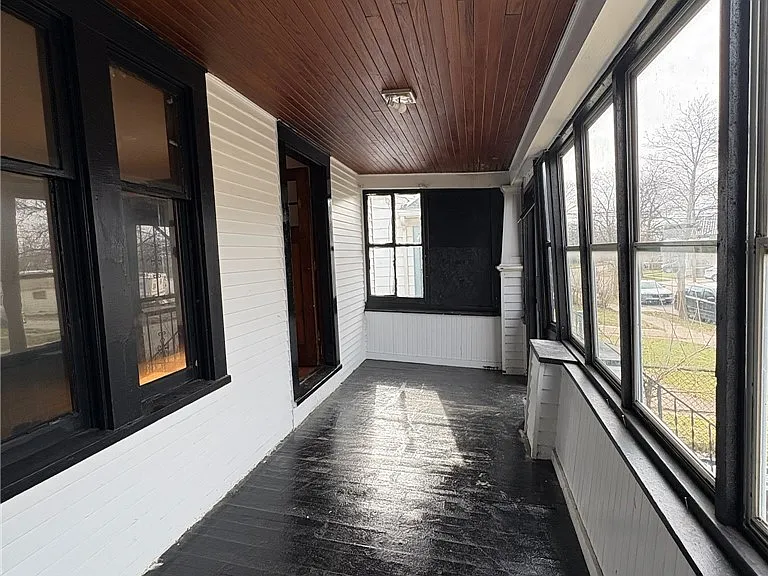 189 Westminster Ave — Photo 3