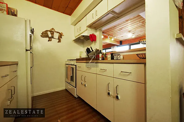 Rented by ZealEstate Group Inc | media 9