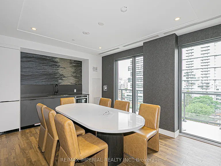 308 Jarvis St #305 — Photo 42