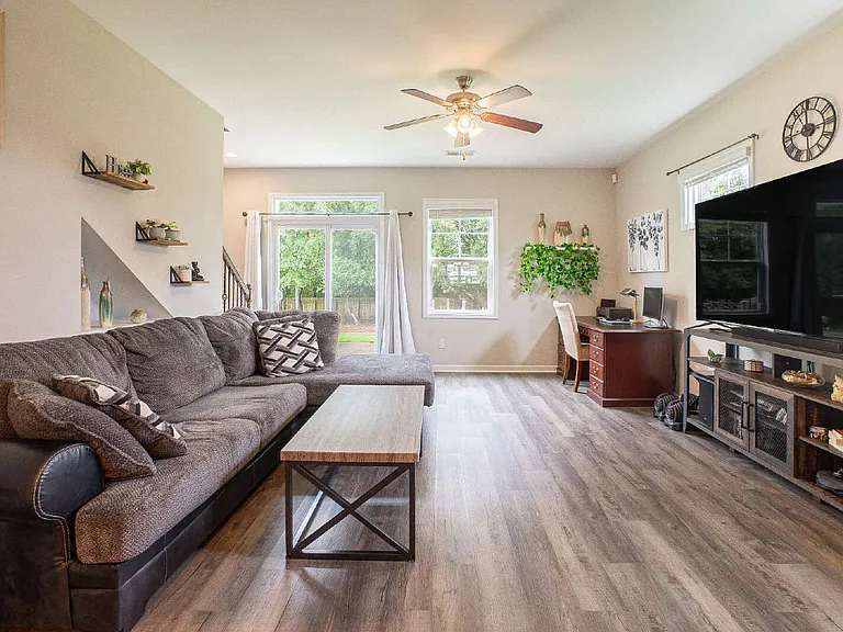 30 Ellis Cir — Photo 17