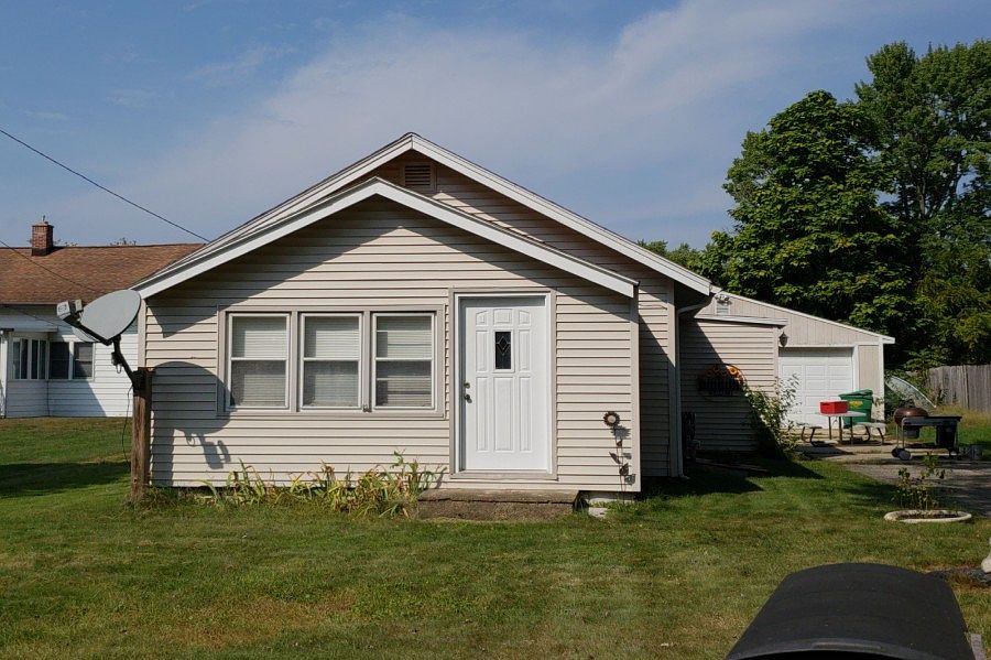 1st image of 227 Owens St