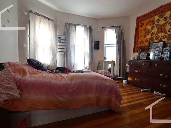 5th image of 15 Litchfield St #4