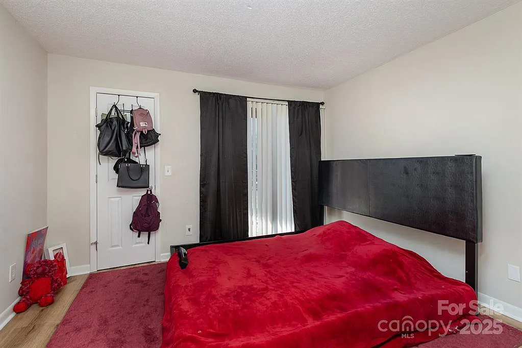 1 bed, 716 sqft, $1,450 — Photo 4
