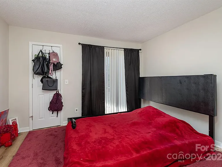 4400 Sharon Chase Dr #E — Photo 4