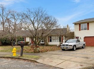 17 Lawrence Dr, Brick, NJ 08724