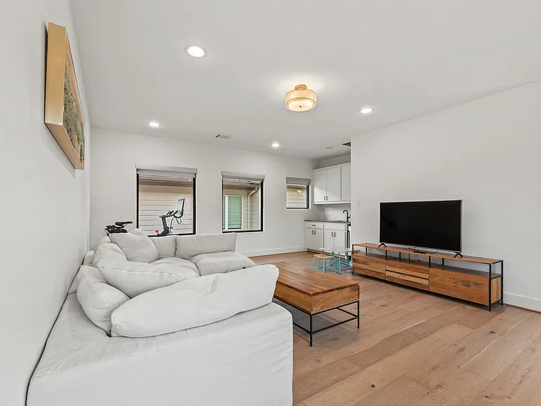 6109 Morningside Ave — Photo 36